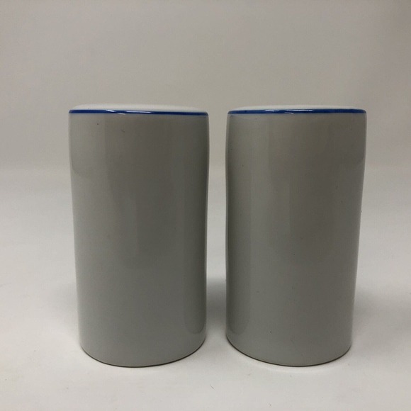 Cinderellas Castle Salt Pepper Shaker Walt Disney World 2.5" Made in Japan - Picture 4 of 8